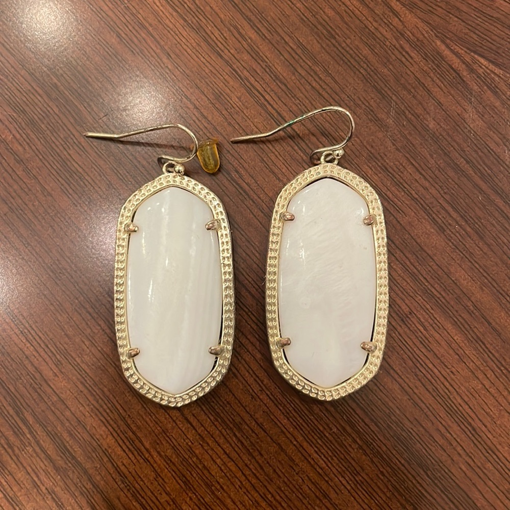EUC Kendra Scott gold and white earrings!